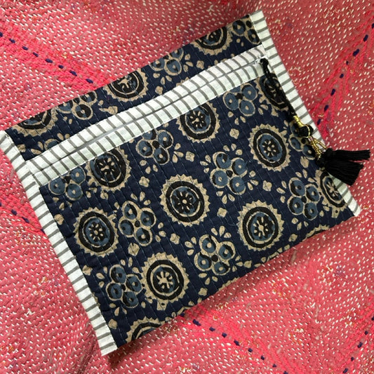 HitoMi POUCH SQUARE FLAT /indigo/htm150571