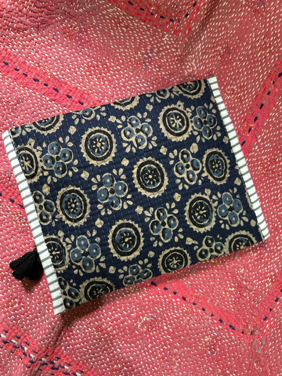 HitoMi POUCH SQUARE FLAT /indigo/htm150571